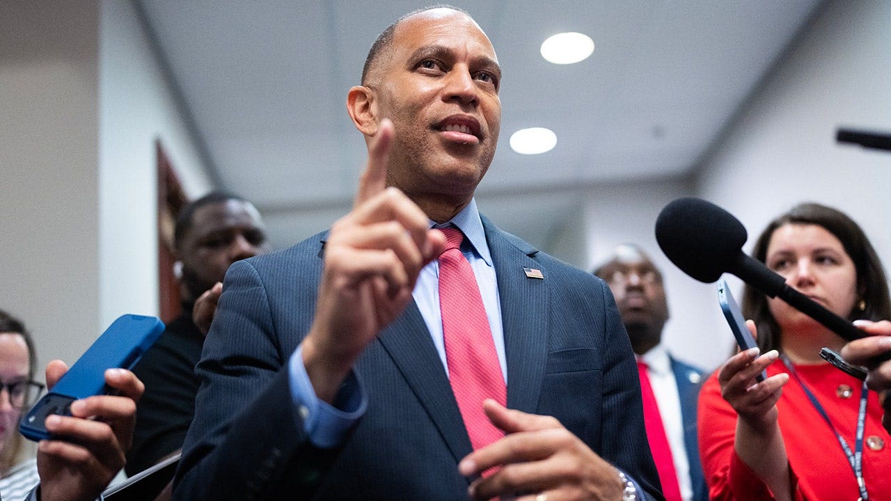 Democrats backs 5 new candidates in push for House control at midterms