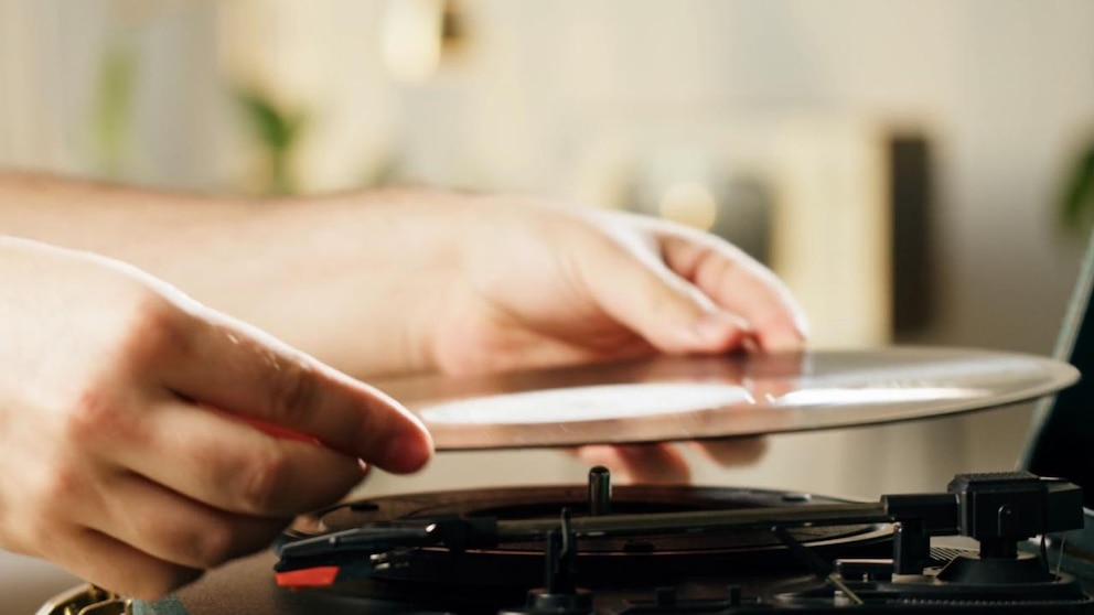 WATCH:  Why Gen Z is choosing to go analog in a digital era