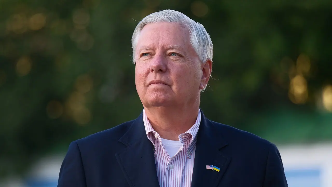 World leaders gather to honor Lindsey Graham and more top headlines