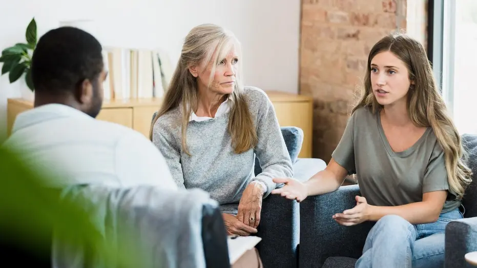 Adult children cutting off parents as some blame therapy for family estrangements