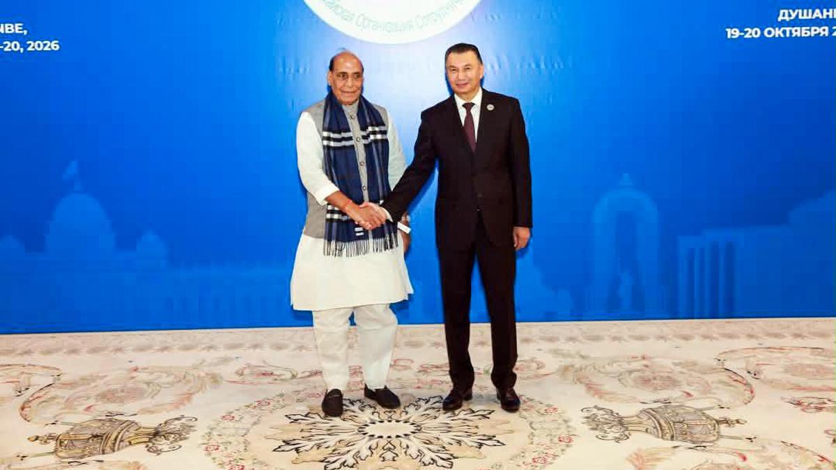 Defence Minister Rajnath Singh meets Iranian Vice-President, Tajikistan Prime Minister