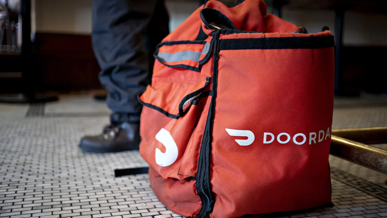 DoorDash reportedly in advanced talks to acquire Instacart