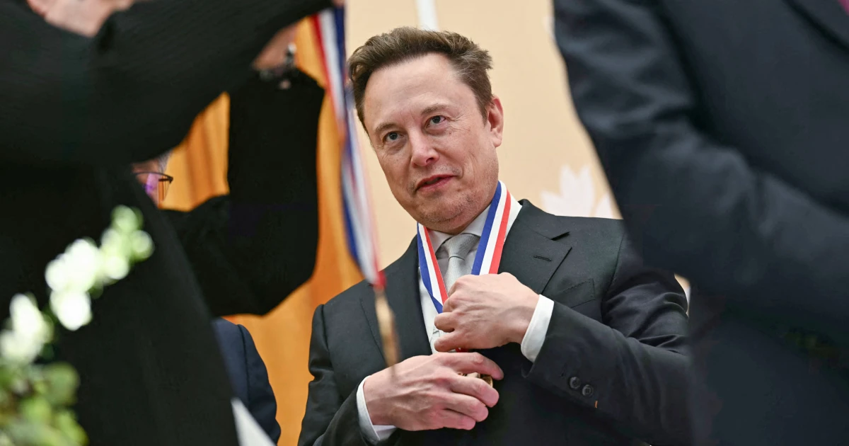 Elon Musk and Anthropic make promises to give the public a piece of the AI pie