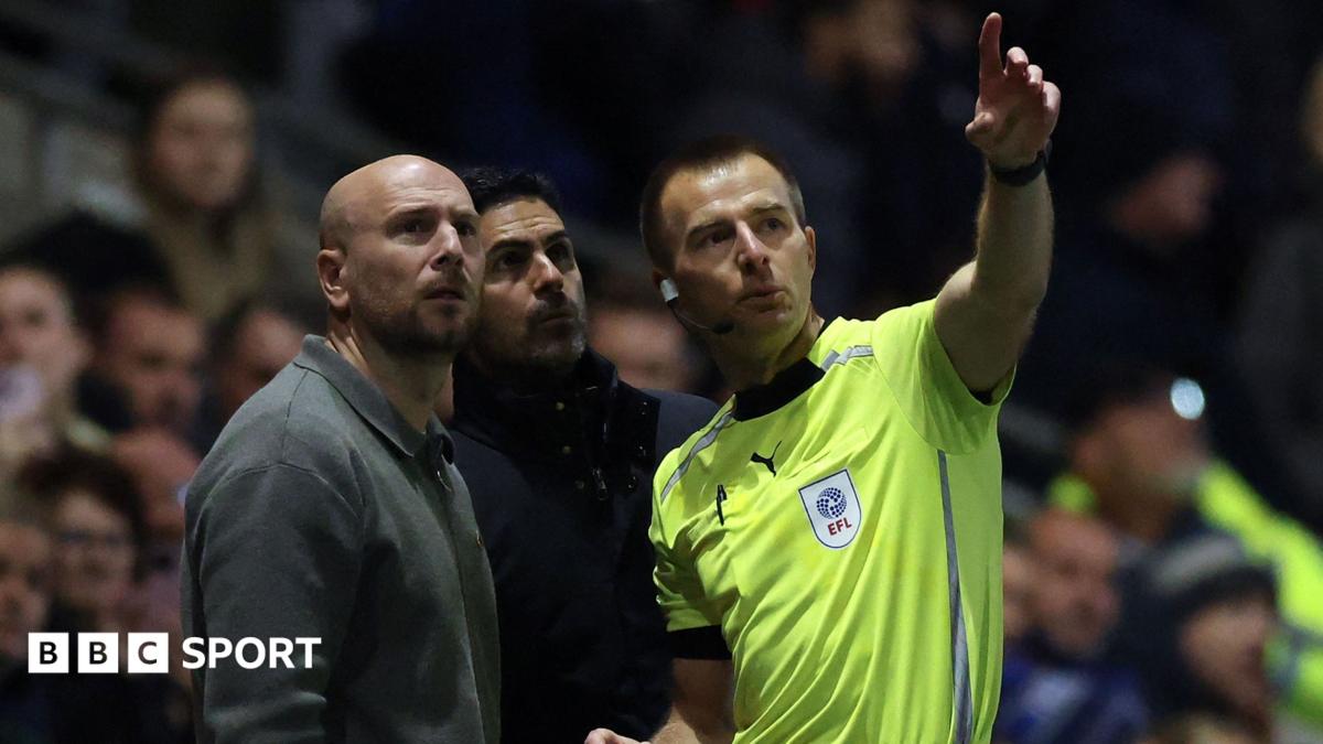 Fleetwood v Arsenal: Carabao Cup tie halted for eight minutes because of drone