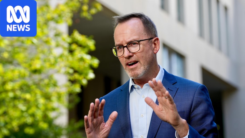 Greens leader proposes $21-a-week tax cut in vow to ‘replace Labor’