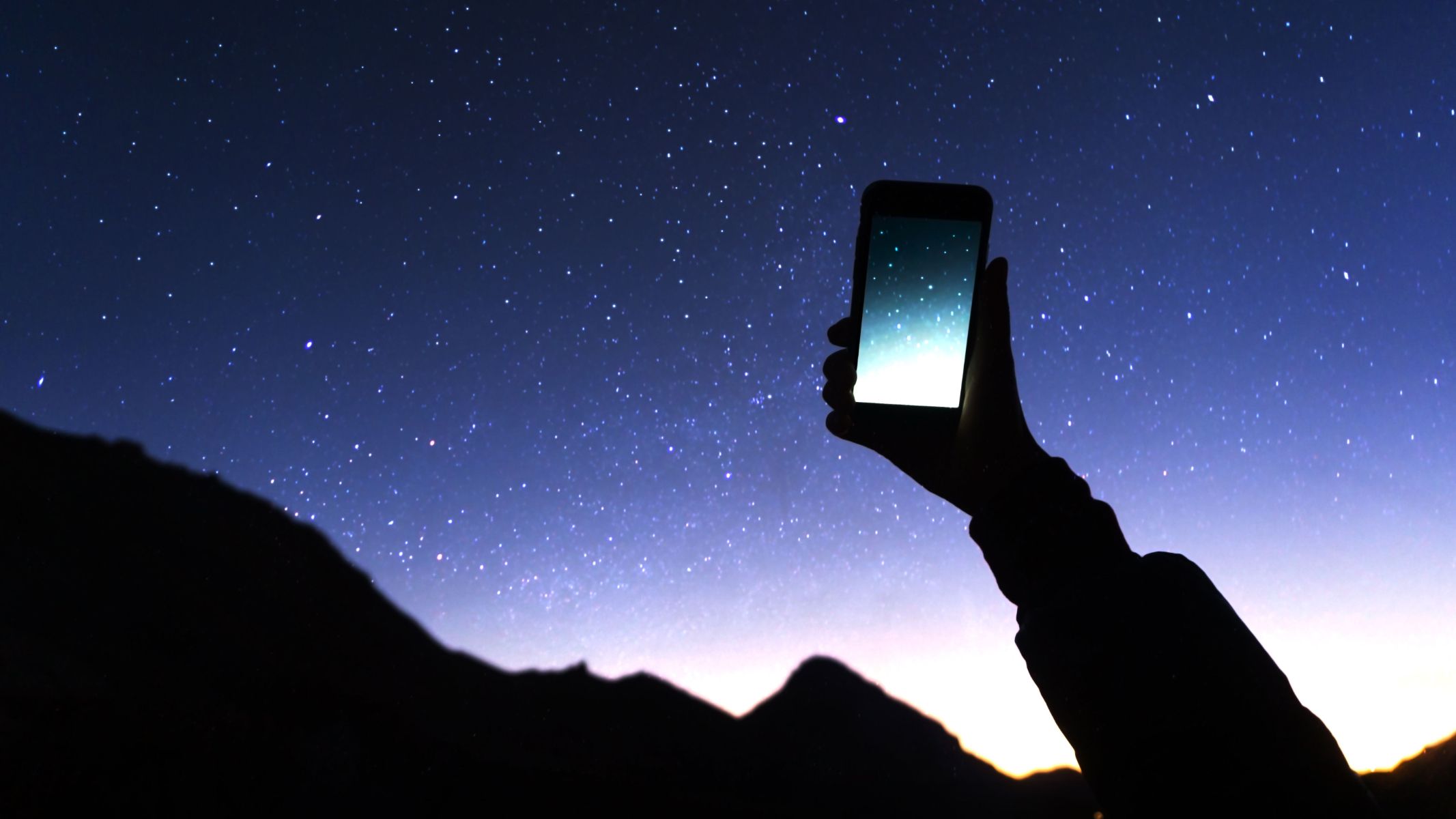 Here’s how to preserve your night vision while using stargazing apps