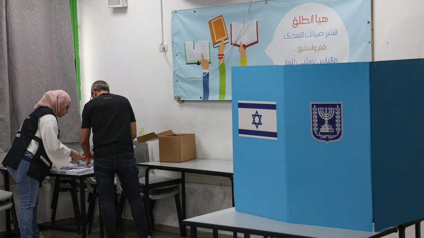 Israeli turnout hits 53-year high, a bad sign for Netanyahu