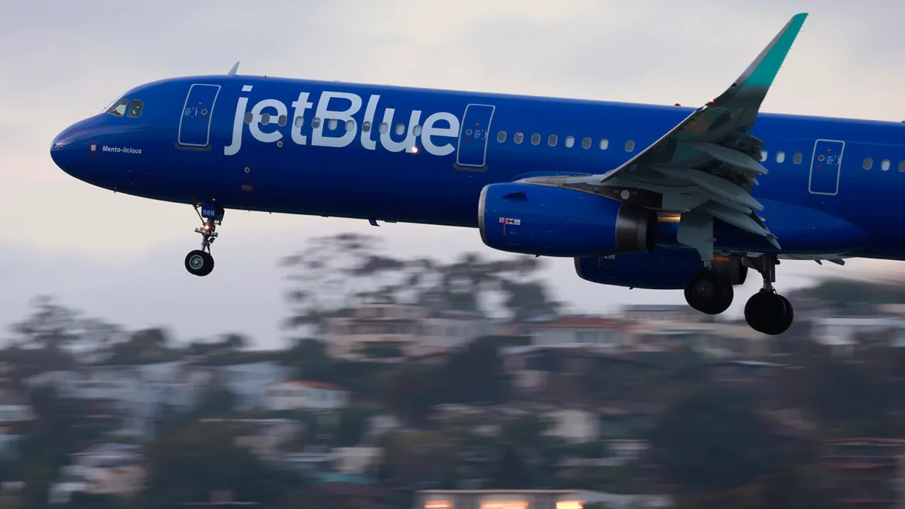 JetBlue creditors reportedly hire advisors as airline faces mounting debt pressure