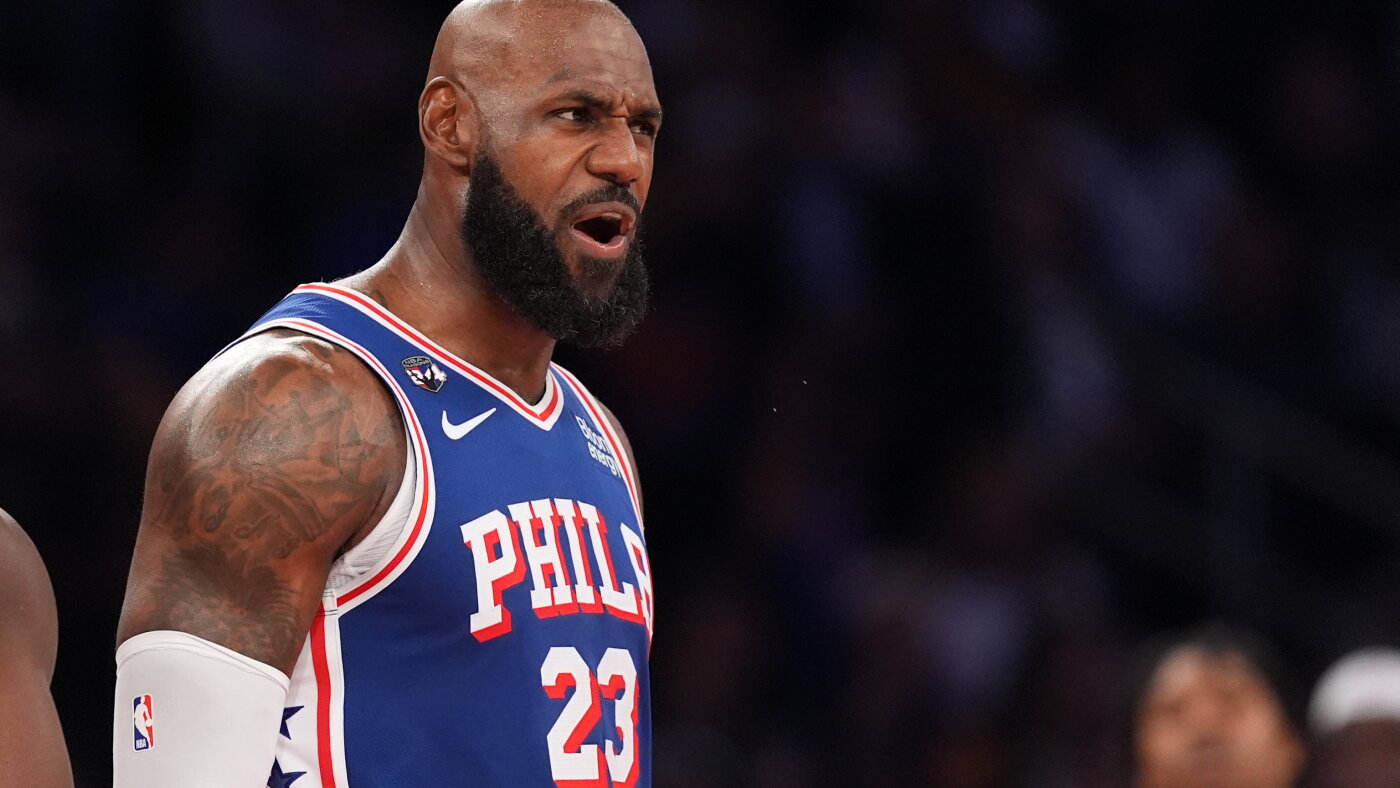 LeBron James talks smack with Knicks fans in victorious 76ers debut