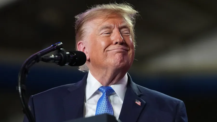 Live updates: Trump brings midterm campaign swing to Mississippi