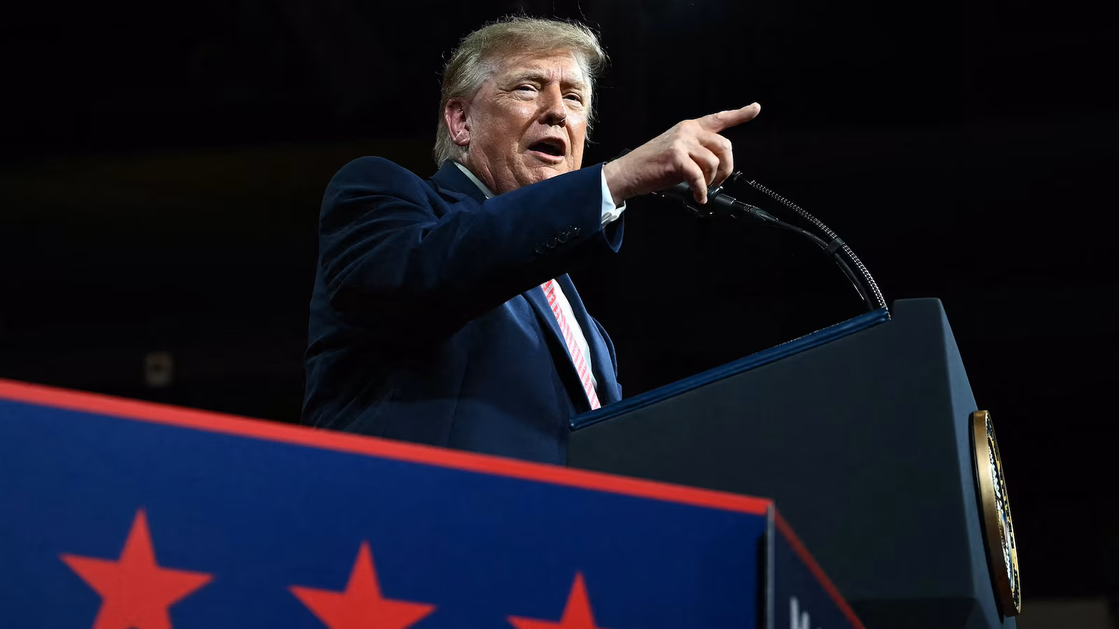 Man arrested for alleged threats to shoot President Trump at Kansas rally