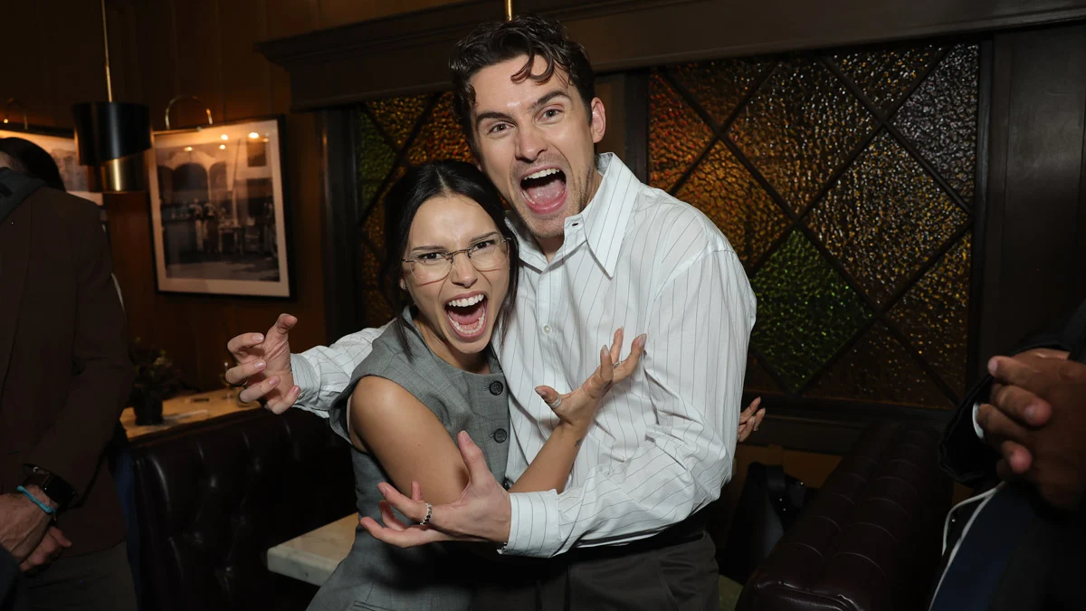 Obsession’s Inde Navarrette & Michael Johnston Return to Their Famous Restaurant Booth for Happy Hour Event