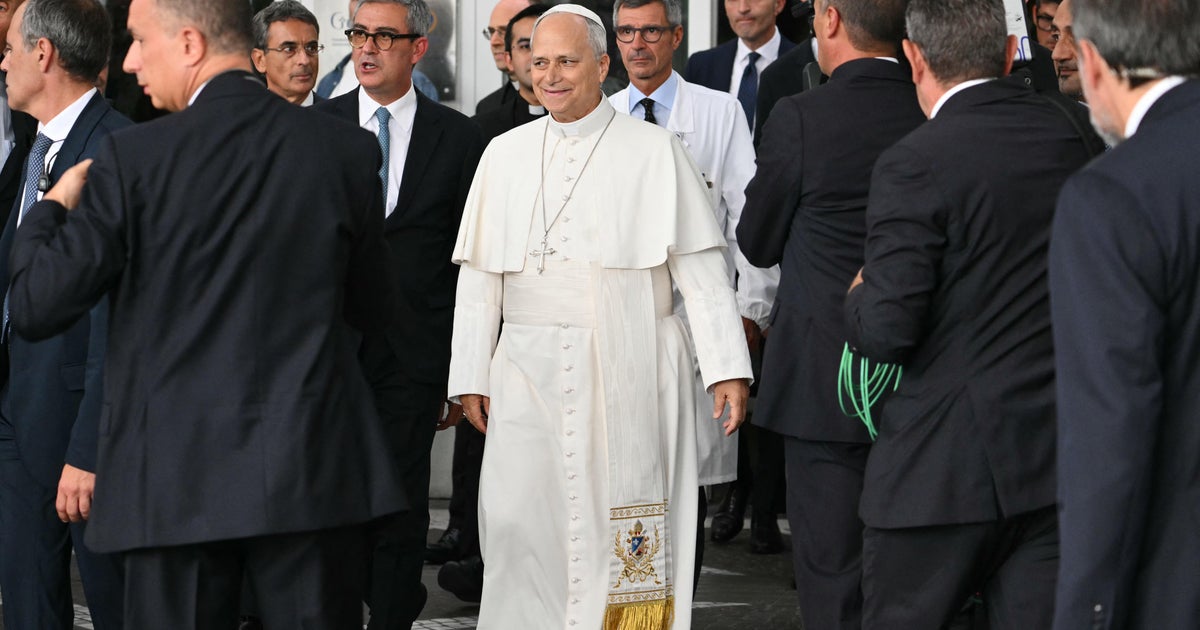 Pope’s surgeon details operating on the “ideal patient” after lung cancer discovery “entirely by chance”