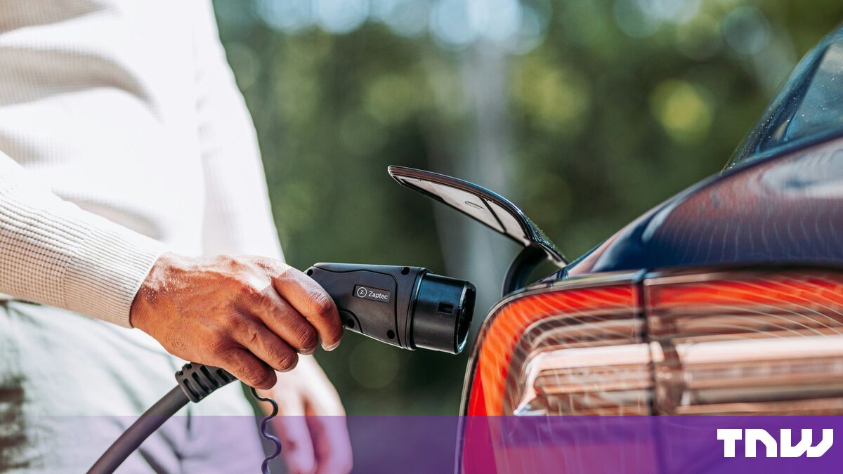 Seattle will let residents pick spots for 200 curbside EV chargers