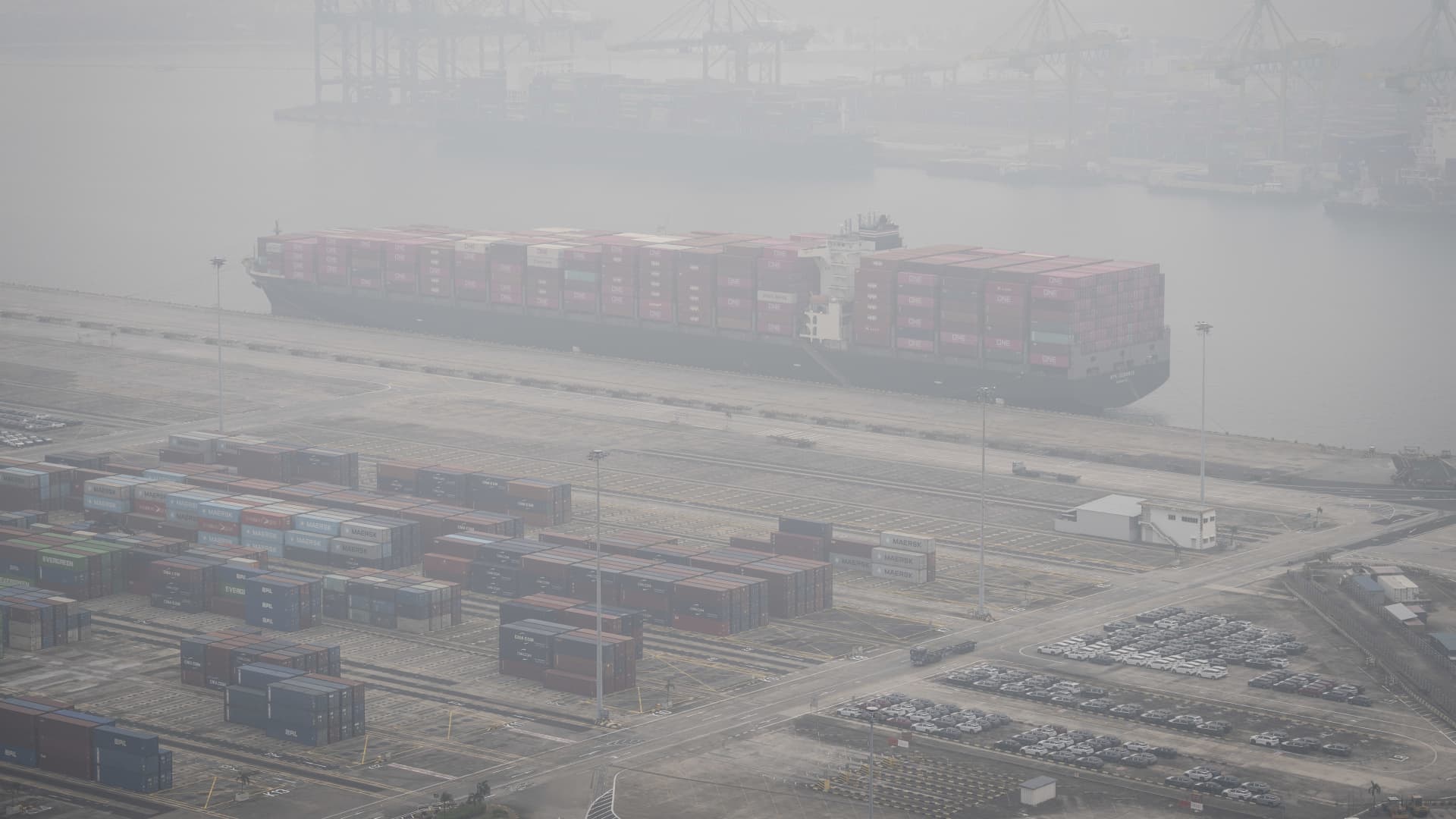 Singapore minister’s warning over haze sends agricultural stocks lower