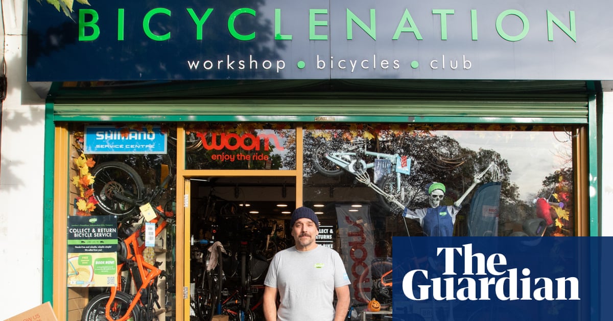 Stinky business: south London bike shop hit by ‘unbearable’ stench from Thames Water sewer