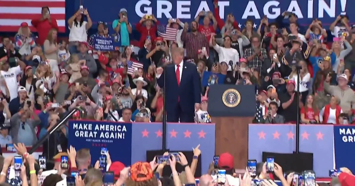 Trump and Obama rally supporters in key battleground states ahead of midterms