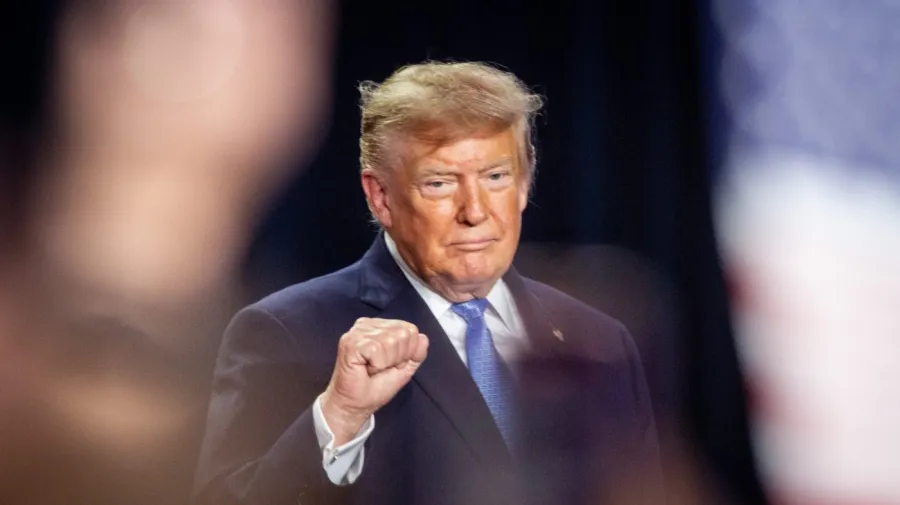Trump approval ticks up to 32 percent: Survey