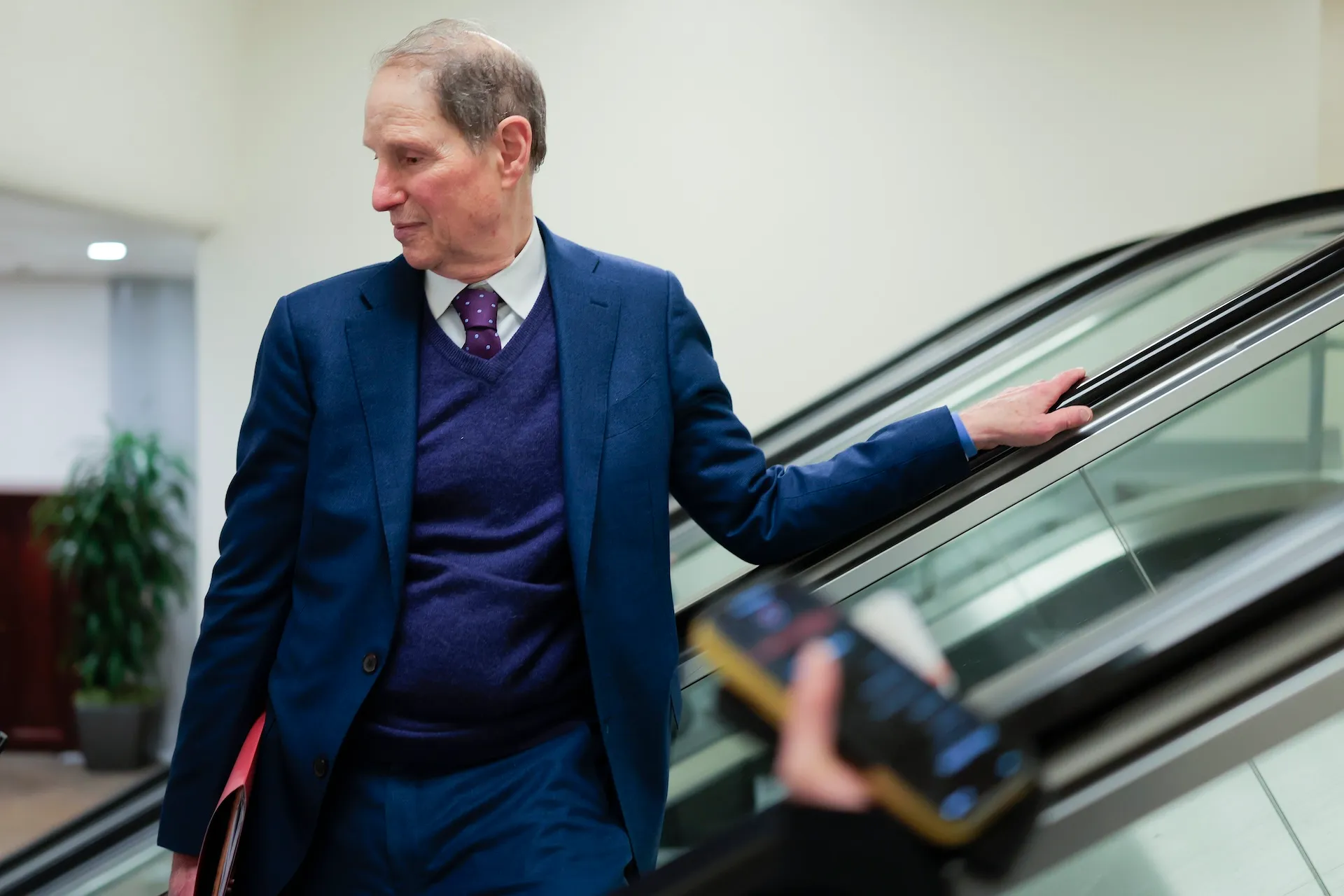 Wyden seeks adoption of encryption tech at hundreds of federal agencies to protect visitors’ sensitive traffic