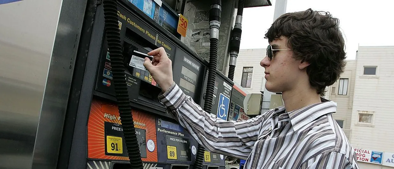 Young Americans Lead Credit Card Spending Surge As Cost Of Living Squeezes Paychecks